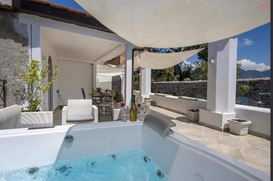 Ravello Vingius Suite エクステリア 写真